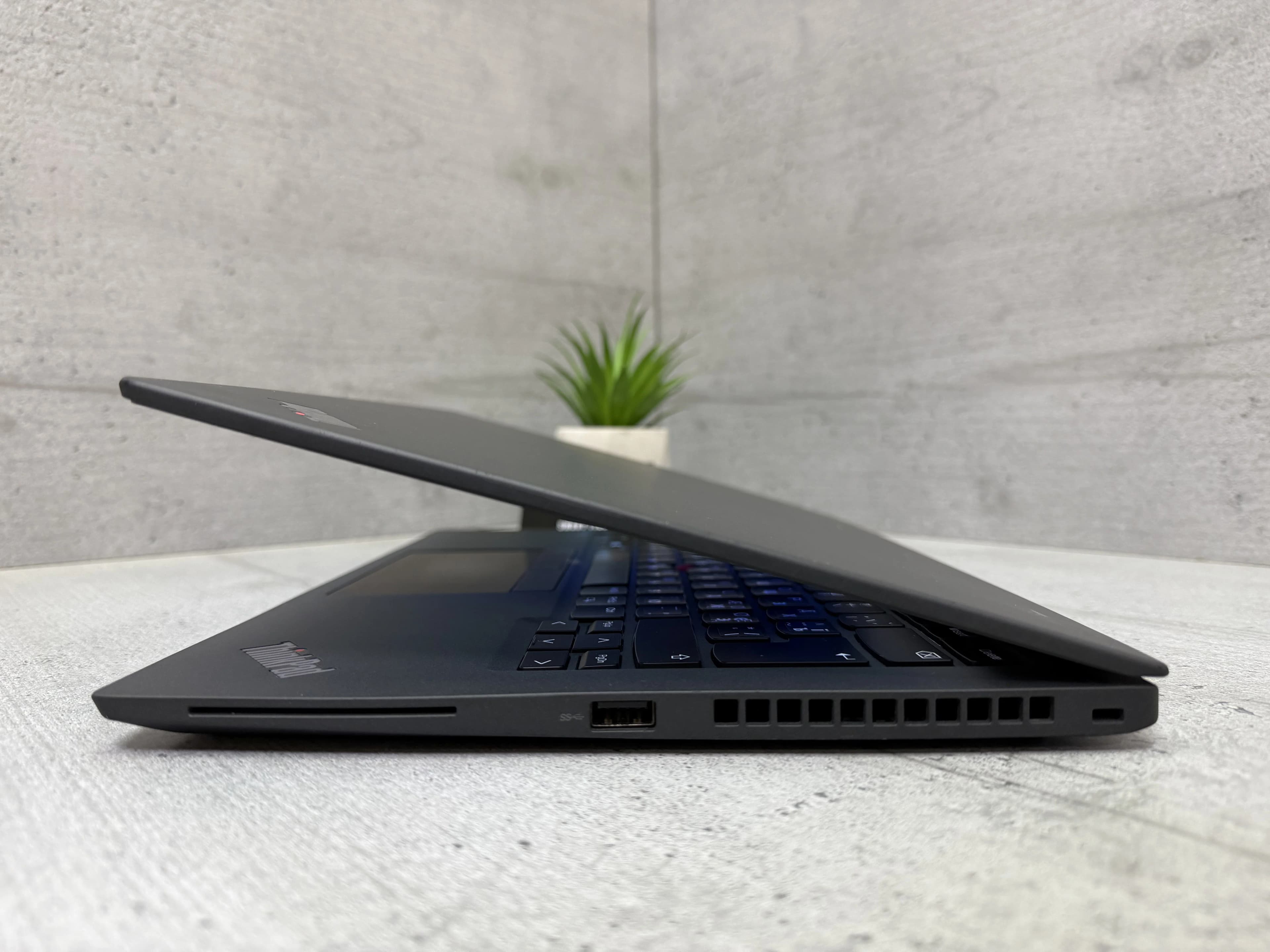 Ноутбук Lenovo T14s Gen 2